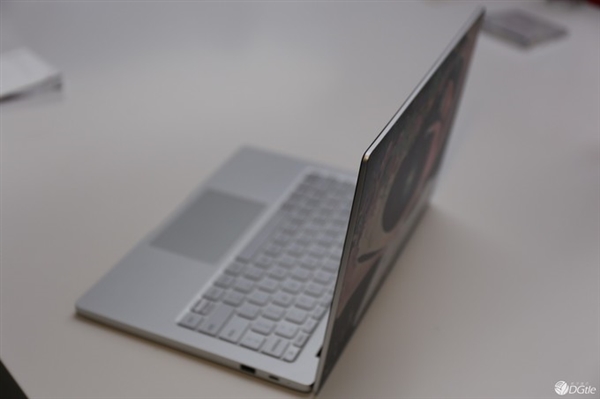 Xiaomi-Notebook-Real-Images-4